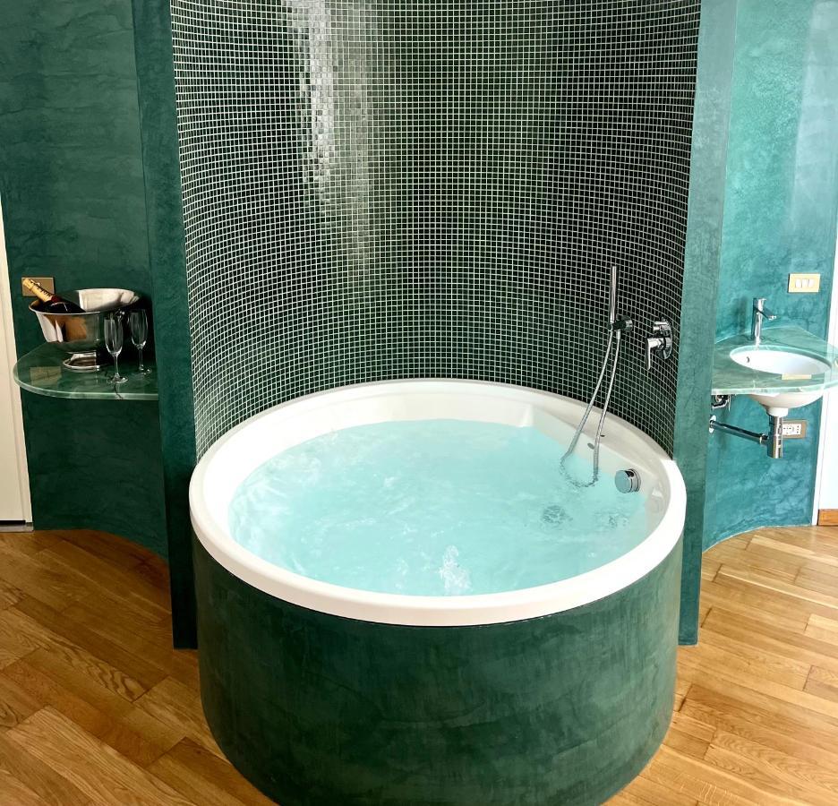 Imperial Terrace Suite Милано Екстериор снимка